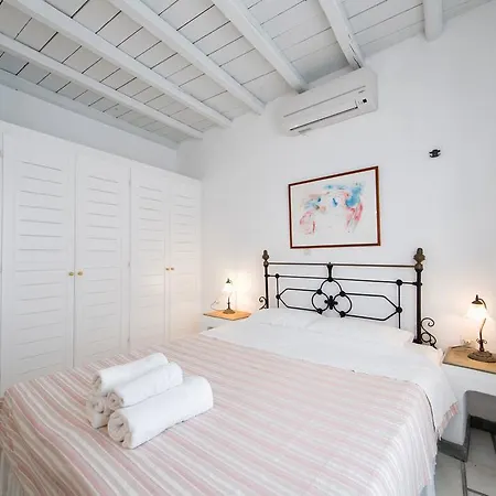 Brachera Apartments * Parikia (Paros)